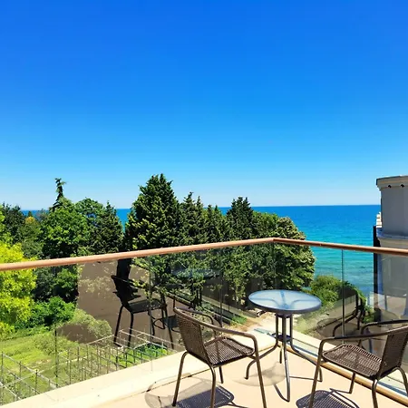 Апарт-отель Cabacum Pleasure Beachfront - 50m To And Pool Варна