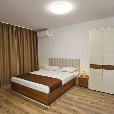 Cabacum Pleasure Beachfront - 50m To And Pool Апарт-отель Варна