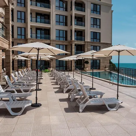 Апарт-отель Cabacum Pleasure Beachfront - 50m To And Pool