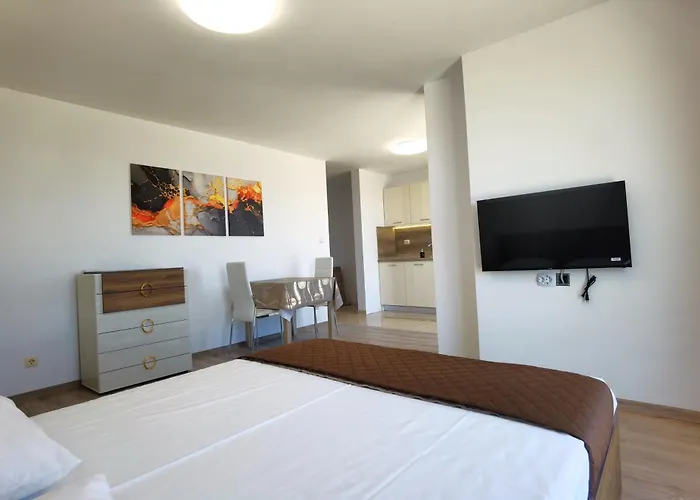 Aparthotel Cabacum Pleasure Beachfront 3*